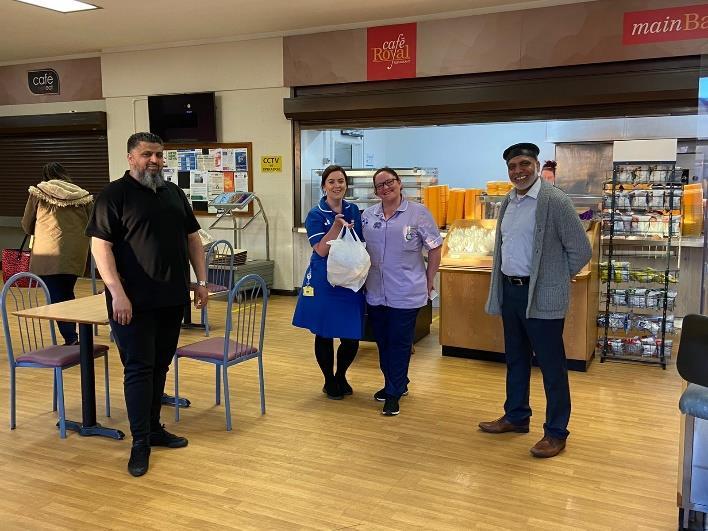 Jamia Masjid delivers meals to Royal Oldham Hospital